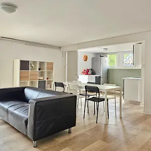 appartement-lumineux-et-calme-en-rez-de-jardin.midi-pyreneeshotels.com/